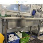 Kaupallinen Kattilapesuallas Ruostumaton teräs 1 allas Roiskesuoja 1500x700x900mm Pyöreät jalat | Adexa PSR15070 - Image 7