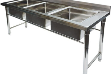 Kaupallinen pesuallas Ruostumaton teräs 1570x600x900mm 3 altaa Roiskesuoja | Adexa YDRST345A