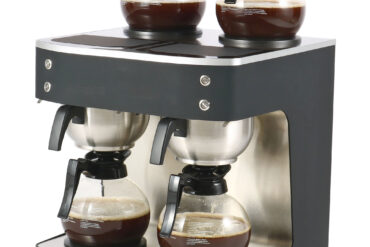 Kaupallinen kahden kannun suodatinkahvinkeitin, joka täytetään manuaalisesti, 4 lasikannua, 4 lämpölevyä | Adexa DRB686P