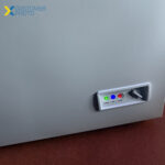 Rinnakkaispakastin ruostumattomasta teräksestä valmistetulla kannella 488 litraa | Adexa XF562JA - Image 3