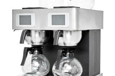 Kaupallinen Kaksisuodatin Kahvinkeitin Manuaalinen tai Automaattinen Täyttö 4 Lasikannua 4 Lämpölevyä | Adexa CBD02A1